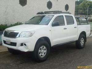 Toyota Hilux Doble Cabina 4x4 - Sincronico