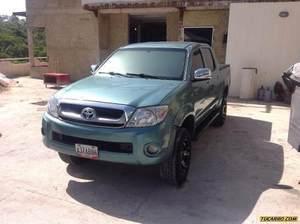 Toyota Hilux Doble Cabina 4x4 - Automatico