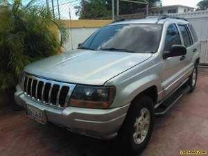 Jeep Grand Cherokee Laredo - Automatico