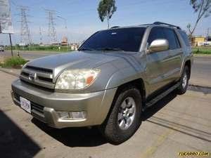 Toyota 4Runner SR5 V6 - Automatico