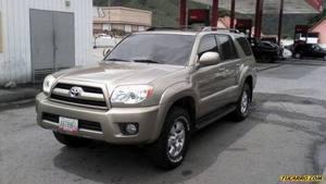 Toyota 4Runner Limited V6 4x4 - Automatico