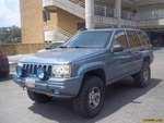 Jeep Grand Cherokee Laredo 4x4 - Automatico