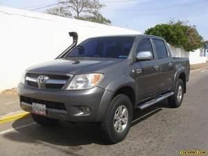 Toyota Hilux Doble Cabina Kavak 4x4 - Automatico