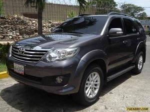 Toyota Fortuner SR (7Ptos) 4x4 - Automatico