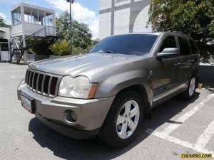 Jeep Grand Cherokee Laredo - Automatico