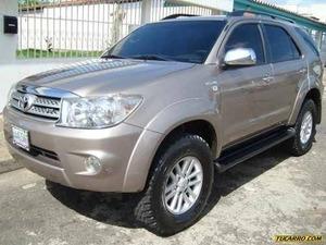 Toyota Fortuner SR (7Ptos) 4x4 - Automatico