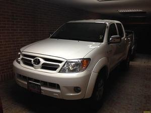 Toyota Hilux Doble Cabina Kavak 4x4 - Automatico