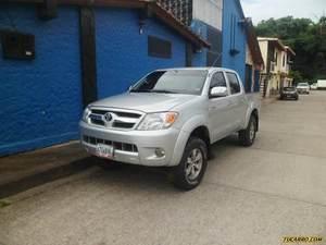 Toyota Hilux Doble Cabina Kavak 4x4 - Automatico