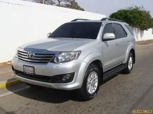 Toyota Fortuner SR (7Ptos) 4x4 - Automatico