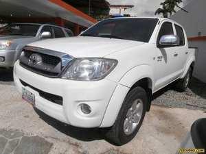 Toyota Hilux Doble Cabina Kavak 4x4 - Automatico