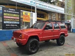 Jeep Cherokee Classic 4x4/Laredo/VX5(Cuero) - Automatico