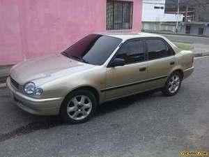 Toyota Corolla 1.6 GLi - Automatico