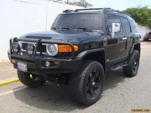 Toyota FJ Cruiser Base 4x4 - Sincronico