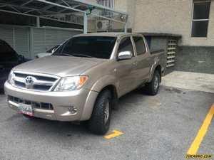 Toyota Hilux Doble Cabina 4x4 - Automatico