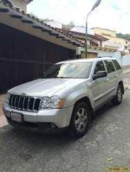 Jeep Grand Cherokee Laredo 4x4 - Automatico