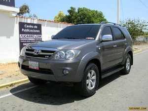 Toyota Fortuner SR5 (7Ptos) 4x4 - Automatico