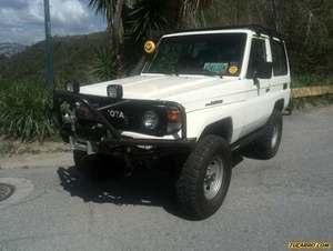 Toyota Macho Chasis 4x4 - Sincronico