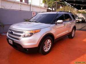 Ford Explorer XLT 4x4 - Automatico