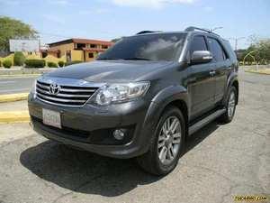 Toyota Fortuner SR (7Ptos) 4x4 - Automatico