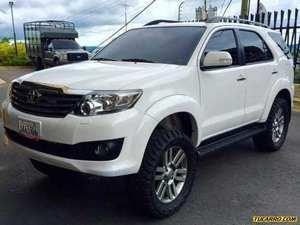 Toyota Fortuner SR (7Ptos) 4x4 - Automatico