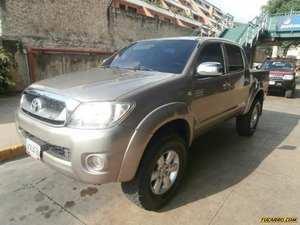 Toyota Hilux Doble Cabina Kavak 4x4 - Automatico