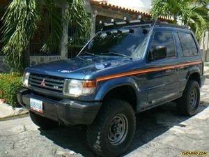 Mitsubishi Montero GL 2P 4x4 - Sincronico