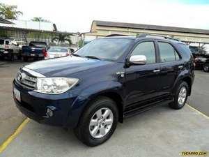 Toyota Fortuner SR (7Ptos) 4x4 - Automatico