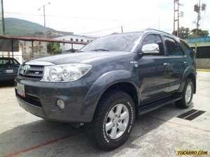 Toyota Fortuner SR (7Ptos) 4x4 - Automatico