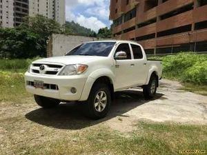 Toyota Hilux Doble Cabina 4x4 - Automatico