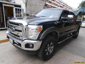 Ford F-250 Doble Cabina Lariat 4x4 - Automatico