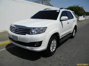 Toyota Fortuner SR (7Ptos) 4x4 - Automatico