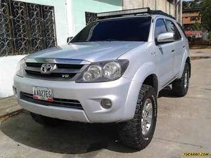 Toyota Fortuner SR5 - Automatico