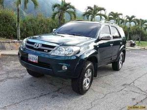 Toyota Fortuner SR5 (7Ptos) 4x4 - Automatico