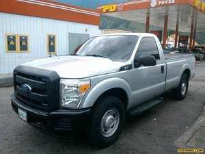 Ford F-250 Cabina Regular XL - Automatico