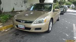 Honda Accord LX (4AT) - Automatico