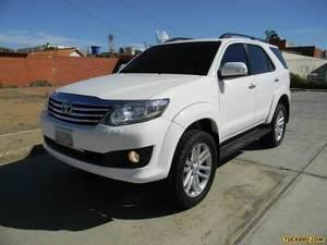 Toyota Fortuner SR (7Ptos) 4x4 - Automatico