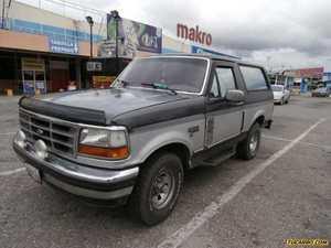 Ford Bronco XLT V8 4x4 - Sincronico