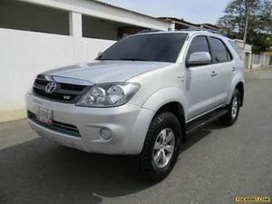 Toyota Fortuner SR5 4x4 - Automatico