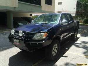 Toyota Hilux Doble Cabina 4x4 - Sincronico