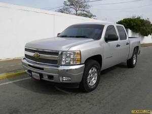 Chevrolet Silverado Doble Cabina LT 4x4 - Automatico