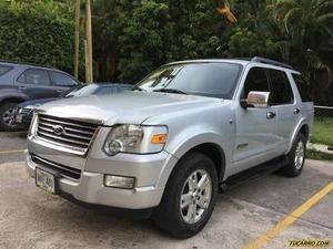 Ford Explorer XLT - Automatico