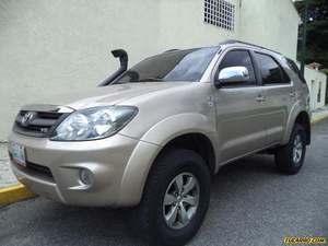 Toyota Fortuner SR5 4x4 - Automatico