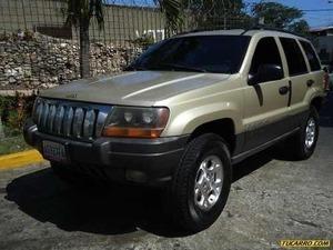 Jeep Grand Cherokee Laredo - Automatico