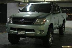 Toyota Hilux Doble Cabina 4x4 - Sincronico