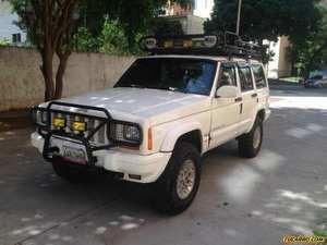 Jeep Cherokee Classic 4x4 - Automatico