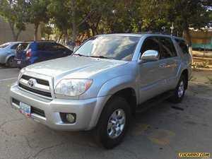 Toyota 4Runner Limited V6 4x4 - Automatico