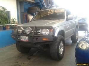 Mitsubishi Montero 2P 4x4 - Sincronico