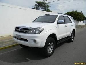 Toyota Fortuner SR5 4x4 - Automatico