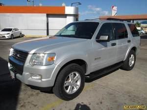 Ford Explorer XLT - Automatico