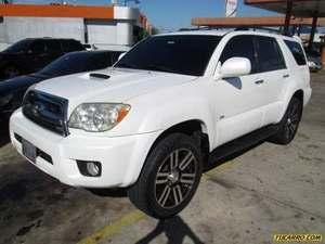 Toyota 4Runner SR5 V6 - Automatico